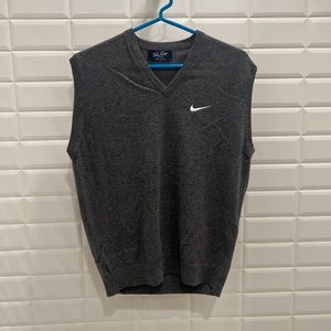 Nike golf 100% cashmere vest never worn with tags made in Scotland